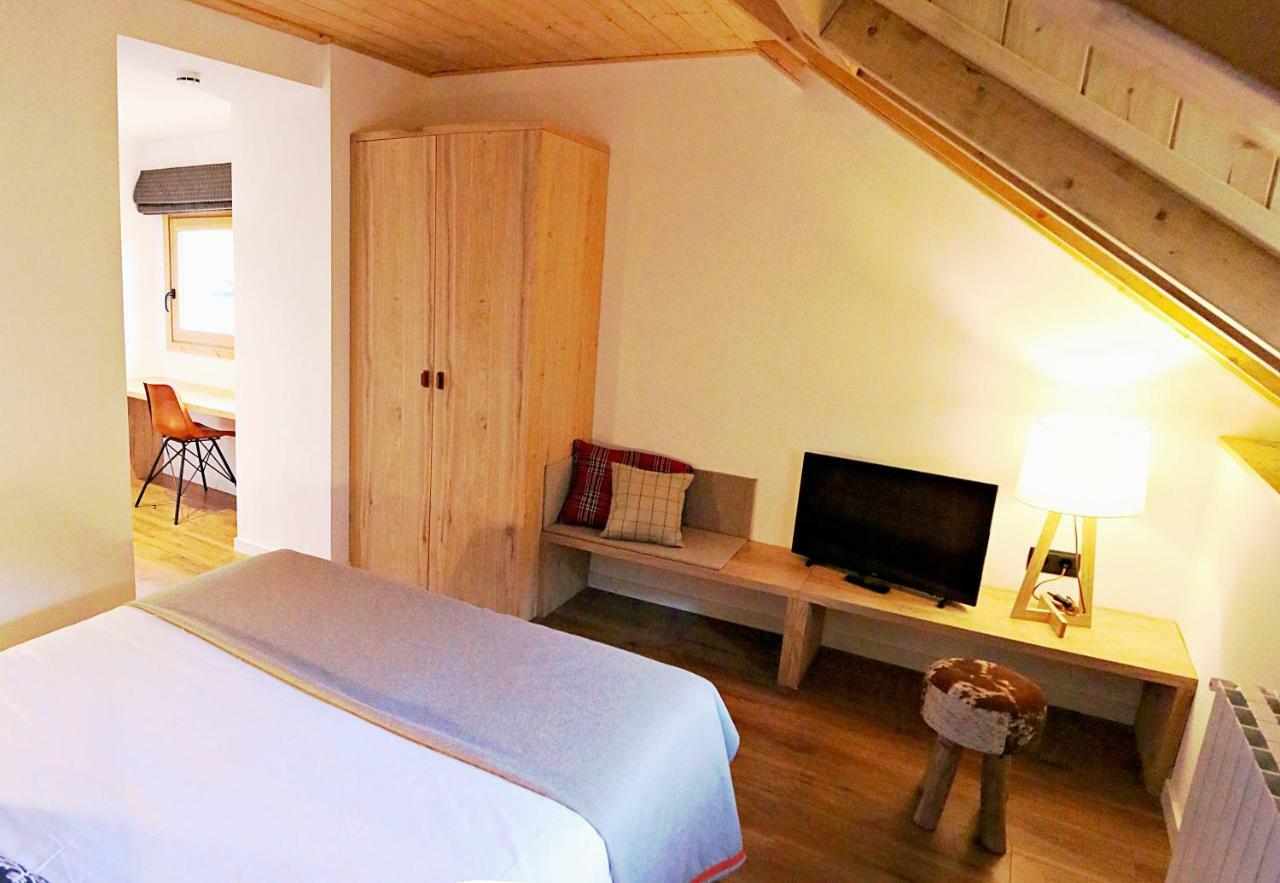 Hotel Lo Paller Valencia D'Aneu Eksteriør bilde